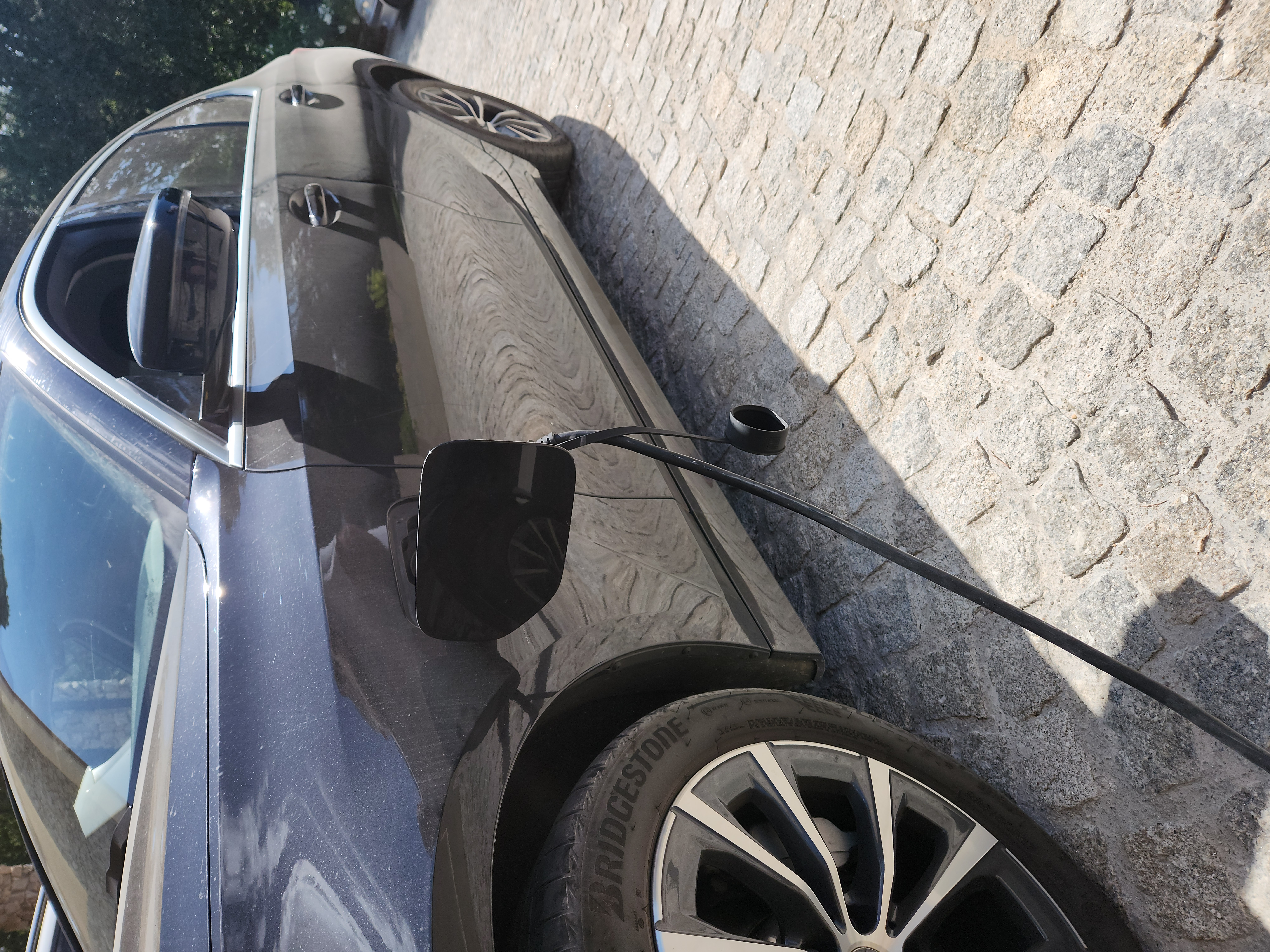 Instalação de central de carregamento de carro eletrico